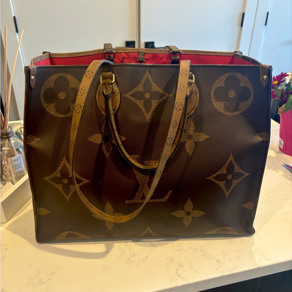 Louis Vuitton OnTheGo Tote Reverse Monogram Giant GM